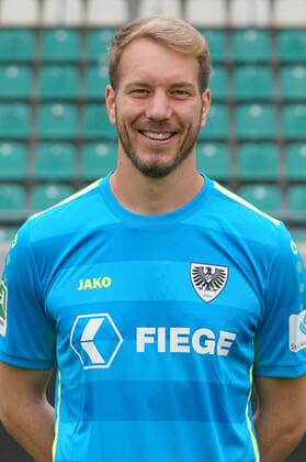 Fußball Regionalliga West Offizieller Fototermin Preußen Münster am 03.08.2021 im Preußenstadion in Münster Maximilian Schulze Niehues ( Münster )