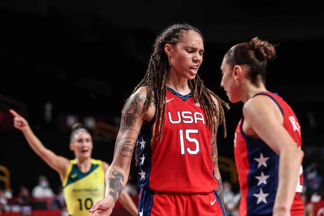 (210804) -- SAITAMA, Aug. 4, 2021 -- Brittney Griner (C) of the United States reacts during the women s basketball quarterfinal between the United States and Australia at the Tokyo 2020 Olympic Games, Olympische Spiele, Olympia, OS in Saitama, Japan, Aug. 4, 2021. ) (TOKYO2020)JAPAN-SAITAMA-OLY-BASKETBALL-WOMEN S QUARTERFINAL PanxYulong 