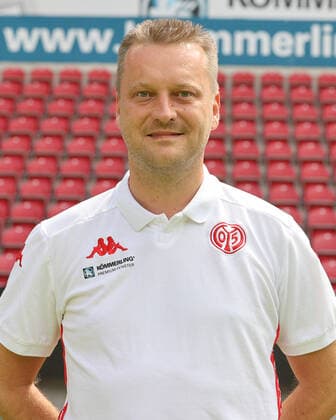 Fussball - Bundesliga - 1. FSV Mainz 05 - 29.07.21 Darius Seibert (Teammanager);