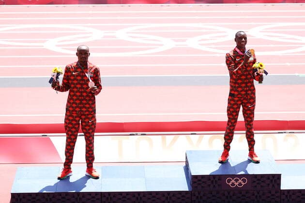(L-R) Ferguson Cheruiyot Rotich, Emmanuel Kipkurui Korir (KEN), AUGUST 5, 2021 - Athletics : Gold medalist Emmanuel Kipkurui Korir of Kenya poses with silver medalist Ferguson Cheruiyot Rotich of Kenya during the Men s 800m Medal Ceremony during the Tokyo 2020 Olympic Games, Olympische Spiele, Olympia, OS at the National Stadium in Tokyo, Japan. Noxthirdxpartyxsales  (166463844)