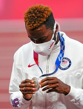 Mandatory Credit: Photo by Dave Shopland Shutterstock (12248465du) Kenneth Bednarek with his silver medal in the Men s 200m Athletics, Olympic Stadium, Tokyo Olympic Games, Olympische Spiele, Olympia, OS 2020, Japan - 05 Aug 2021 Athletics, Olympic Stadium, Tokyo Olympic Games 2020, Japan - 05 Aug 2021  Copyright: xDavexShopland Shutterstockx 12248465du