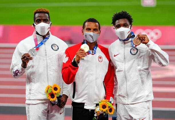 Mandatory Credit: Photo by Dave Shopland Shutterstock (12248465dx) Kenneth Bednarek, Andre De Grasse and Noah Lyles - Men s 200m Athletics, Olympic Stadium, Tokyo Olympic Games, Olympische Spiele, Olympia, OS 2020, Japan - 05 Aug 2021 Athletics, Olympic Stadium, Tokyo Olympic Games 2020, Japan - 05 Aug 2021  Copyright: xDavexShopland Shutterstockx 12248465dx