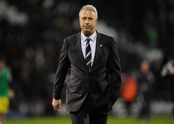 Fußball, Trainerhistorie FC Fulham von 1904 bis heute Mandatory Credit: Photo by Joe Toth BPI Shutterstock (5287967ao) Fulham Manager Kit Symons walks off the pitch at full-time during the Sky Bet Championship match between Fulham and Leeds played at Craven Cottage, London on October 21st 2015 Sky Bet Championship 2015 16 Fulham v Leeds United Craven Cottage, Stevenage Rd, London, United Kingdom - 21 Oct 2015 EDITORIAL USE ONLY No use with unauthorised audio, video, data, fixture lists (outside the EU), club league logos or live services. Online in-match use limited to 45 images (+15 in extra time). No use to emulate moving images. No use in betting, games or single club league player publications services. Sky Bet Championship 2015 16 Fulham v Leeds United Craven Cottage, Stevenage Rd, London, United Kingdom - 21 Oct 2015 EDITORIAL USE ONLY No use with unauthorised audio, video, data, fixture lists (outside the EU), club league logos or live services. Online in-match use limited to 45 images (+15 in extra time). No use to emulate moving images. No use in betting, games or Copyright: xJoexToth BPI Shutterstockx 5287967ao