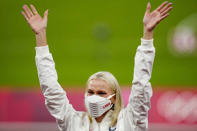 Tokio 2020 im Jahr 2021, Leichtathletik, Stabhochsprung, Damen, Siegerehrung Mandatory Credit: Photo by Dave Shopland Shutterstock (12249250j) Katie Nageotte (GBR) - Women s Pole Vault Final Athletics, Olympic Stadium, Tokyo Olympic Games, Olympische Spiele, Olympia, OS 2020, Japan - 06 Aug 2021 Athletics, Olympic Stadium, Tokyo Olympic Games 2020, Japan - 06 Aug 2021 Copyright: xDavexShopland Shutterstockx 12249250j