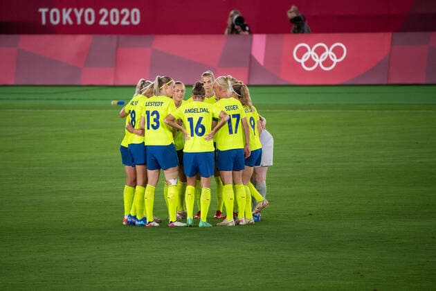 210806 Players of Sweden in the women?s football final during day 14 of the Tokyo 2020 Olympic Games, Olympische Spiele, Olympia, OS on August 6, 2021 in Tokyo. Photo: Jon Olav Nesvold BILDBYRAN COP 217 DS0190 fotboll football soccer fotball olympic games olympics os ol olympiska spel olympiske leker tokyo2020 tokyo 2020 tokyo-os tokyo-ol bbeng sverige sweden canada kanada final Copyright: JONxOLAVxNESVOLD BB210806JE076
