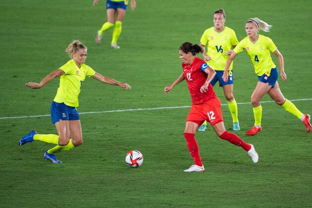 210806 Fridolina Rolfö, Filippa Angeldahl and Hanna Glas of Sweden and Christine Sinclair of Canada in the women?s football final during day 14 of the Tokyo 2020 Olympic Games, Olympische Spiele, Olympia, OS on August 6, 2021 in Tokyo. Photo: Jon Olav Nesvold BILDBYRAN COP 217 DS0190 fotboll football soccer fotball olympic games olympics os ol olympiska spel olympiske leker tokyo2020 tokyo 2020 tokyo-os tokyo-ol bbeng sverige sweden canada kanada final Copyright: JONxOLAVxNESVOLD BB210806JE084