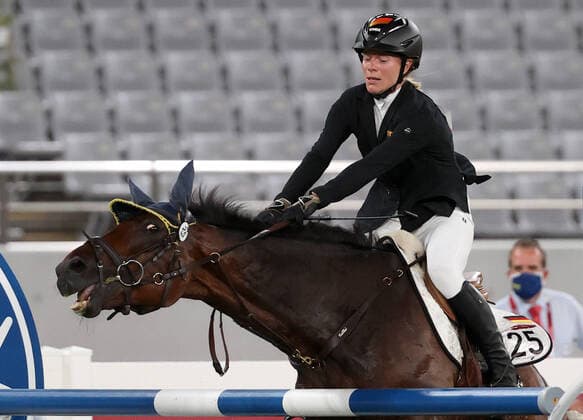 Bilder des Jahres 2021, Sport 08. August Sport Themen der Woche KW31 TOKYO, JAPAN - AUGUST 6, 2021: Germany s Annika Schleu competes in the women s individual riding show jumping event during the Modern pentathlon, moderner FÃ¼nfkampf competition at the 2020 Summer Olympic Games, Olympische Spiele, Olympia, OS at Tokyo Stadium. Stanislav Krasilnikov TASS  TS10BA80