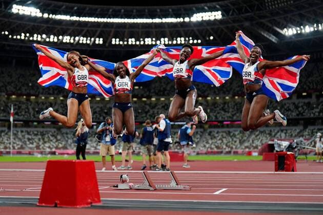 Bilder des Jahres 2021, Sport 08. August Sport Themen der Woche KW31 Sport Bilder des Tages Mandatory Credit: Photo by Dave Shopland Shutterstock (12249250dd) Asha Philip, Imani Lansiquot, Dina Asher-Smith and Daryll Neita (GBR) wins Bronze - Women s 4 x 100 Relay Final Athletics, Olympic Stadium, Tokyo Olympic Games, Olympische Spiele, Olympia, OS 2020, Japan - 06 Aug 2021 Athletics, Olympic Stadium, Tokyo Olympic Games 2020, Japan - 06 Aug 2021  Copyright: xDavexShopland Shutterstockx 12249250dd