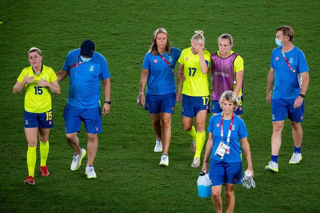 210806 Caroline Seger of Sweden looks dejected after the women?s football final during day 14 of the Tokyo 2020 Olympic Games, Olympische Spiele, Olympia, OS on August 6, 2021 in Tokyo. Photo: Joel Marklund BILDBYRAN kod JM DS0190 fotboll football soccer fotball olympic games olympics os ol olympiska spel olympiske leker tokyo2020 tokyo 2020 tokyo-os tokyo-ol bbeng sverige sweden canada kanada final depp Copyright: JOELxMARKLUND BB210806JM103
