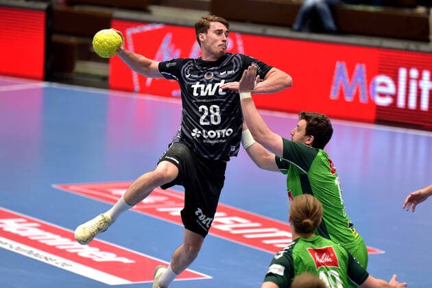 24-06-2021 pmk NE142571 Handball Herren Bundesliga Saison 2020 2021 Kreissporthalle Luebbecke Corona-Spieltag TSV GWD Minden - Eulen Ludwigshafen Hendrik WAGNER (28) Ludwigshafen Joshua THIELE (13) Minden