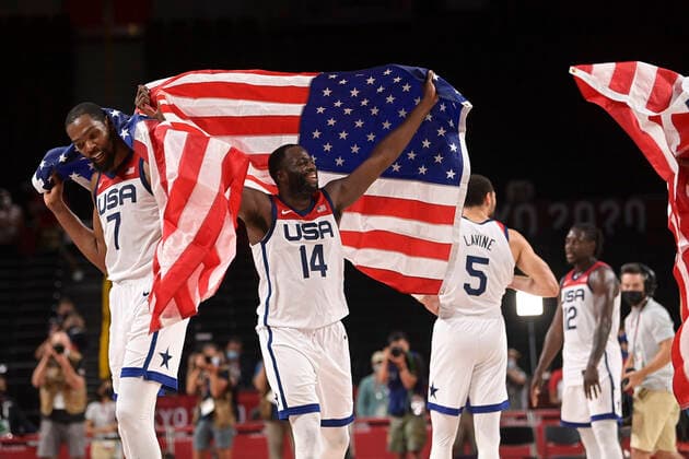 Joie des joueurs des USA Durant Kevin (USA) Green Draymond (USA) BASKETBALL : Finale France vs Etats Unis - Jeux Olympiques - Tokyo 2020 - 07 08 2021 JBAutissier Panoramic 