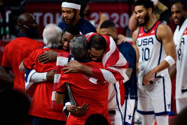 210807 Kevin Wayne Durant of USA celebrates after the men s basketball final between France and USA match during day 15 of the Tokyo 2020 Olympic Games, Olympische Spiele, Olympia, OS on August 7, 2021 in Tokyo. Photo: Johanna Lundberg BILDBYRAN kod JL JL0162 basket basketball olympic games olympics os ol olympiska spel olympiske leker tokyo2020 tokyo 2020 tokyo-os tokyo-ol bbeng frankrike usa france jubel os-guld guld gold Copyright: JOHANNAxLUNDBERG BB210807JL012