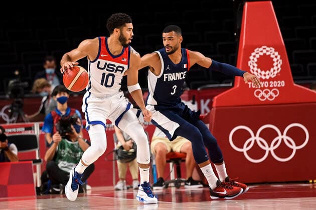 Timothe Luwawu Cabarrot (Fra) vs Tatum Jayson (USA) BASKETBALL : Finale France vs Etats Unis - Jeux Olympiques - Tokyo 2020 - 07 08 2021 JBAutissier Panoramic 