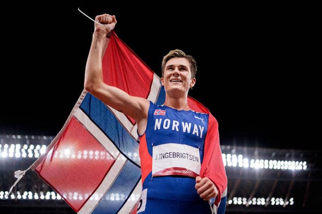 Bilder des Jahres 2021, Sport 08. August Sport Themen der Woche KW31 Sport Bilder des Tages 210807 Jakob Ingebrigtsen of Norway celebrates after winning the men?s 1500 meter final during day 15 of the Tokyo 2020 Olympic Games, Olympische Spiele, Olympia, OS on August 7, 2021 in Tokyo. Photo: Joel Marklund BILDBYRAN kod JM JM0191 bbeng friidrott athletics friidrett olympic games olympics os ol olympiska spel olympiske leker tokyo2020 tokyo 2020 tokyo-os tokyo-ol norge jubel ol-gull gull guld gold *** 210807 Jakob Ingebrigtsen of Norway celebrates after winning the mens 1500 meter final during day 15 of the Tokyo 2020 Olympic Games on August 7, 2021 in Tokyo Photo Joel Marklund IMAGE BODY code JM JM0191 bbeng athletics athletics athletics olympic games olympics os ol olympiska spel olympiske toys tokyo2020 tokyo 2020 tokyo os tokyo ol norway cheers ol gold gold gold gold,  Copyright: JOELxMARKLUND BB210807JM063
