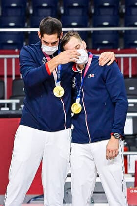 joie des joueurs de la France Nikola Karabatic (Fra) Kentin Mahe (Fra) HANDBALL : Finale France vs Danemark - Jeux Olympiques - Tokyo 2020 - 07 08 2021 JBAutissier Panoramic 