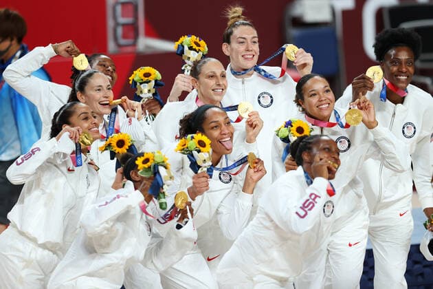 United State team group, Mannschaftsbild, Totale (USA), AUGUST 8, 2021 - Basketball : Women s Medal Ceremony during the Tokyo 2020 Olympic Games, Olympische Spiele, Olympia, OS at the Saitama Super Arena in Saitama, Japan. Noxthirdxpartyxsales  (166762536)