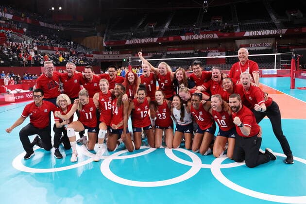 United States women s team group, Mannschaftsbild, Totale (USA), AUGUST 8, 2021 - Volleyball : Women s Final match between Brazil 0-3 United States during the Tokyo 2020 Olympic Games, Olympische Spiele, Olympia, OS at the Ariake Arena in Tokyo, Japan. Noxthirdxpartyxsales  (166770181)