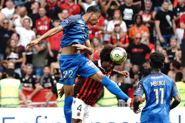 Dante (OGC Nice) - Hugo Ekitike (Stade de Reims) FOOTBALL : OGC Nice vs Reims - Ligue 1 Uber Eats - Nice - 08 08 2021 NorbertScanella PanoramiC 