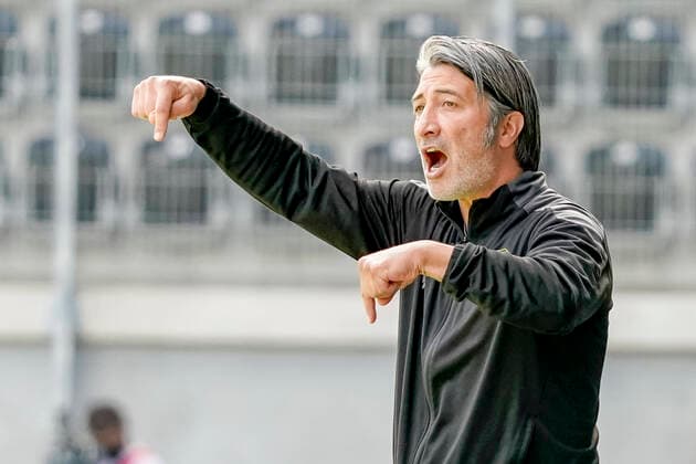 Murat Yakin (trainer schaffhausen, tr), SWZ, FC Schaffhausen vs. FC Winterthur, Fussball, Dieci Challenge League Saison 2021 2022, 08.08.2021, Foto: Presse Roger Albrecht Schaffhausen WEFOX ARENA Schaffhausen Schweiz