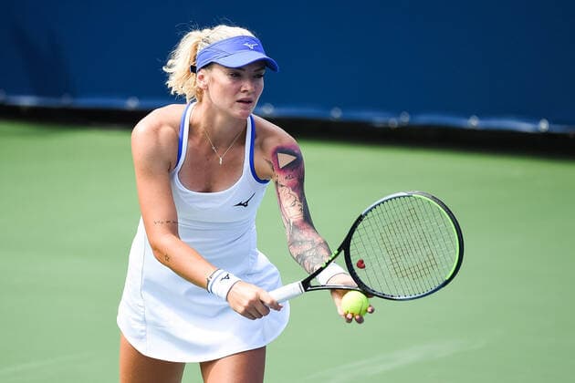 August 08, 2021: Tereza Martincova (CZE) gets ready to serve the ball during the WTA, Tennis Damen National Bank Open qualifying round match at IGA Stadium in Montreal, Quebec. CSM Montreal Canada - ZUMAc04_ 20210808_zaf_c04_008 Copyright: xDavidxKirouacx