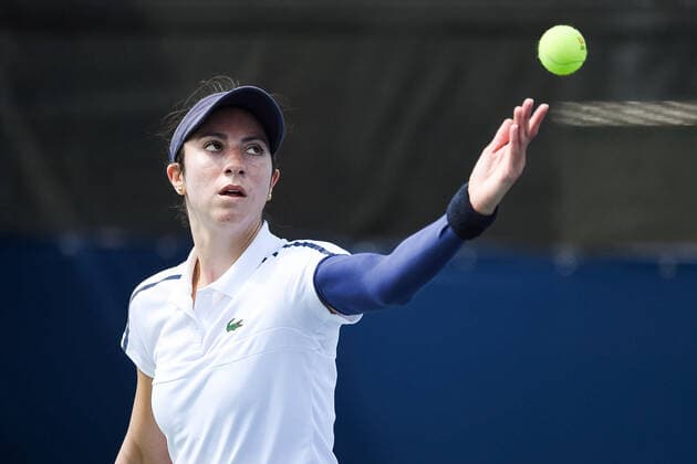 August 08, 2021: Christina McHale (USA) serves the ball during the WTA, Tennis Damen National Bank Open qualifying round match at IGA Stadium in Montreal, Quebec. CSM Montreal Canada - ZUMAc04_ 20210808_zaf_c04_013 Copyright: xDavidxKirouacx