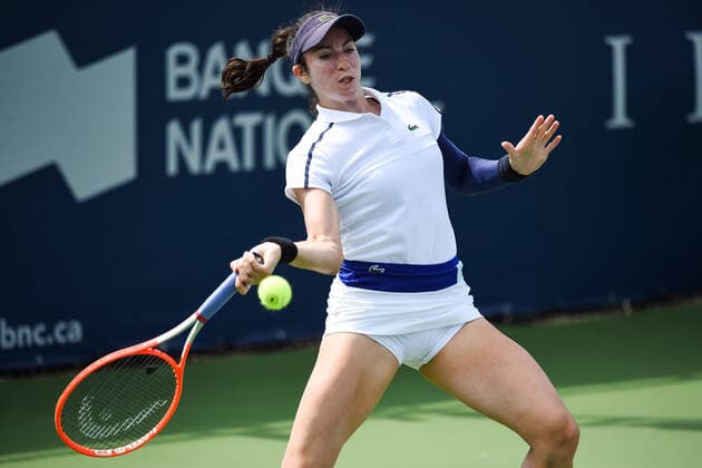 MONTREAL, QC - AUGUST 08: Christina McHale (USA) returns the ball during the qualifying WTA, Tennis Damen National Bank Open match on August 8, 2021 at IGA Stadium in Montreal, QC (Photo by David Kirouac Icon Sportswire) TENNIS: AUG 08 National Bank Open Icon210808015