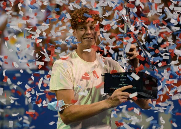 August 9, 2021, Washington, D.C, U.S: JANNIK SINNER of Italy with the Donald Dell trophy after winning the Citi Open tennis tournament in Washington D.C. Washington U.S. - ZUMAl132 20210809_zap_l132_001 Copyright: xChristopherxLevyx