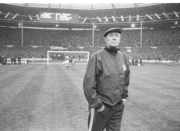Europameisterschaft 1972 Viertelfinale: England - Deutschland 1:3 29.04.1972 Wembleystadion. Bundestrainer Helmut Schön (Deut.) nach dem historischen Sieg auf dem Rasen des Wembleystadions.