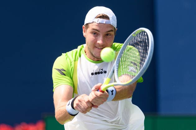 TORONTO, ON - AUGUST 09: Jan-Lennard Struff (GER) returns the ball during his National Bank Open tennis tournament first round game on August 9, 2021, at Aviva Centre in Toronto, ON, Canada. (Photo by Julian Avram Icon Sportswire) TENNIS: AUG 09 National Bank Open Icon2108091089