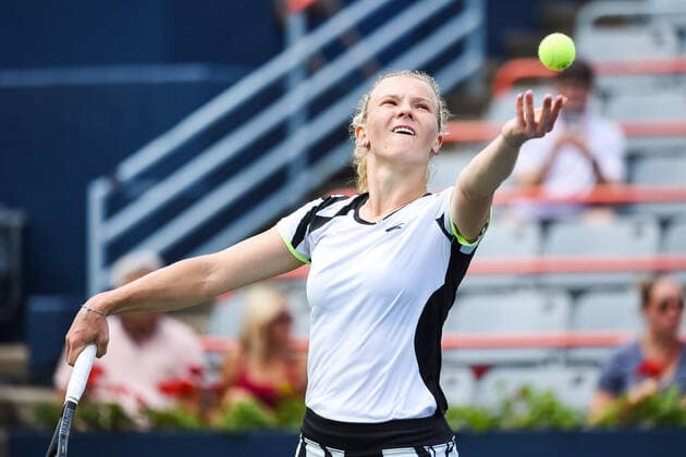 August 09, 2021: Katerina Siniakova (CZE) serves the ball during the WTA, Tennis Damen National Bank Open first round match at IGA Stadium in Montreal, Quebec. CSM Montreal Canada - ZUMAc04_ 20210809_zaf_c04_071 Copyright: xDavidxKirouacx