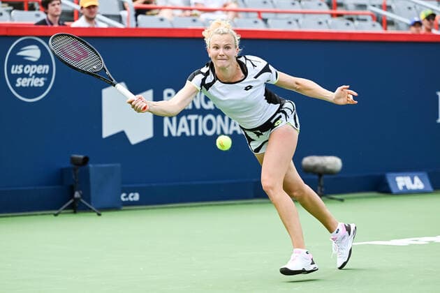 August 09, 2021: Katerina Siniakova (CZE) returns the ball during the WTA, Tennis Damen National Bank Open first round match at IGA Stadium in Montreal, Quebec. CSM Montreal Canada - ZUMAc04_ 20210809_zaf_c04_072 Copyright: xDavidxKirouacx