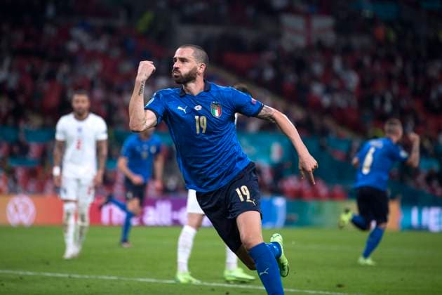 BONUCCI Leonardo Team ITA Jubelt nach seinem Tor zum 1 : 1 Ausgleich UEFA Fussball Europameisterschaften 2020 Finale Spiel England - Italien am 11. 07 2021 in Wembley London DFL REGULATIONS PROHIBIT ANY USE OF PHOTOGRAPHS as IMAGE SEQUENCES and or QUASI-VIDEO *** BONUCCI Leonardo Team ITA Cheers after his goal to equalize 1 1 UEFA European Football Championships 2020 Final Match England Italy at Wembley London on 11 07 2021 DFL REGULATES PROHIBIT ANY USE OF PHOTOGRAPHS as IMAGE SEQUENCES and or QUASI VIDEO