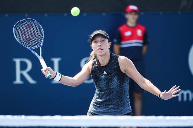 MONTREAL, QC - AUGUST 10: Anett Kontaveit (EST) returns the ball during the first round WTA, Tennis Damen National Bank Open match on August 10, 2021 at IGA Stadium in Montreal, QC (Photo by David Kirouac Icon Sportswire) TENNIS: AUG 10 National Bank Open Icon210810022