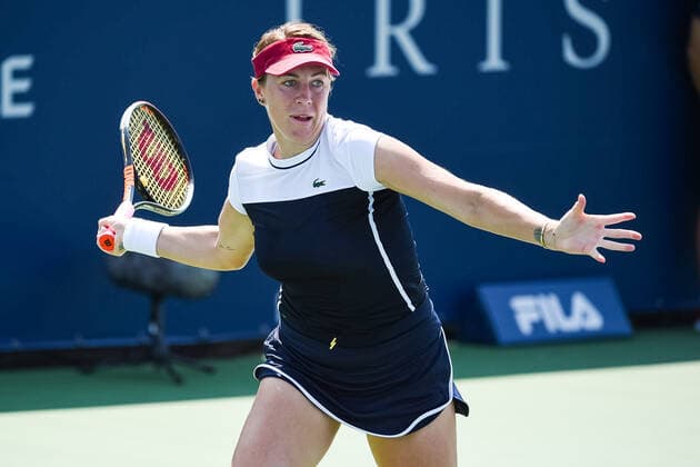 August 10, 2021: Anastasia Pavlyuchenkova (RUS) returns the ball during the WTA, Tennis Damen National Bank Open first round match at IGA Stadium in Montreal, Quebec. CSM Montreal Canada - ZUMAc04_ 20210810_zaf_c04_039 Copyright: xDavidxKirouacx