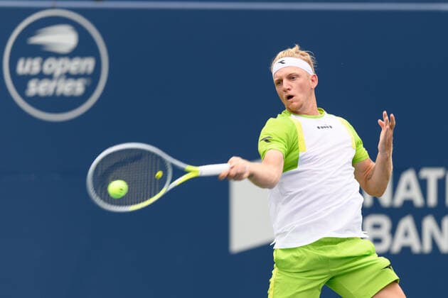 TORONTO, ON - AUGUST 10: Alejandro Davidovich Fokina (ESP) returns the ball during his National Bank Open tennis tournament first round game on August 10, 2021, at Aviva Centre in Toronto, ON, Canada. (Photo by Julian Avram Icon Sportswire) TENNIS: AUG 10 National Bank Open Icon2108100687