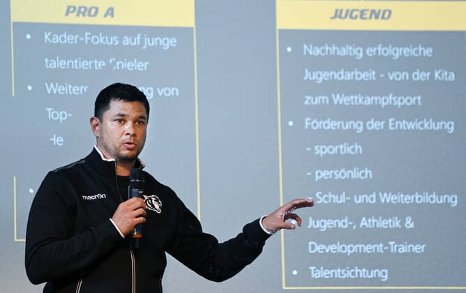 Basketball 2. Bundesliga 2021 2022 10.08.2021 Pressekonferenz, Vorstellung der Strategie der Tigers Tuebingen: Trainer Daniel Jansson