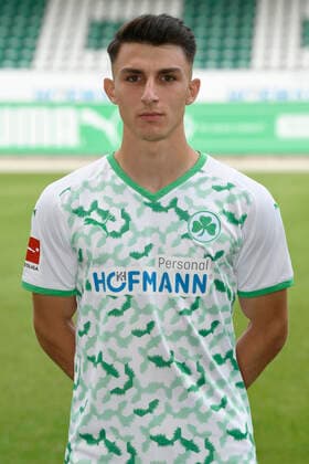 10.08.2021 - SpVgg Greuther Fürth ( Kleeblatt Spielvereinigung ) - 1. Fussball Bundesliga - Saison 2021 2022 - Fototermin Porträttermin - - Einzelbild Einzelfoto Portrait Porträt Kopfbild - Mert Yusuf Torlak (39, SpVgg Greuther Fürth )