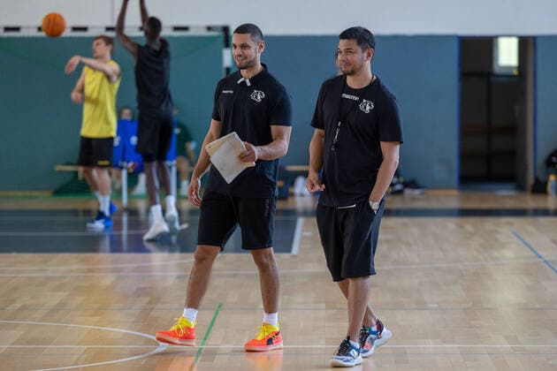 Basketball 2. Bundesliga 2021 2022 11.08.21 Trainingsstart: Hussain Dassouki (Tigers Tuebingen, Assistant Coach), Daniel Jansson (Tigers Tuebingen, Head Coach) Tigers Tuebingen Trainingsstart, Tuebingen, 11.08.2021 Tuebingen Copyright: xDennisxDuddek xEibnerxPressefotox EP_DDK