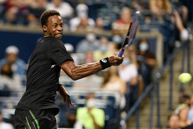 TORONTO, ON - AUGUST 11: Gael Monfils (FRA) returns the ball during his National Bank Open tennis tournament second round game on August 11, 2021, at Aviva Centre in Toronto, ON, Canada. (Photo by Julian Avram Icon Sportswire) TENNIS: AUG 11 National Bank Open Icon2108112135