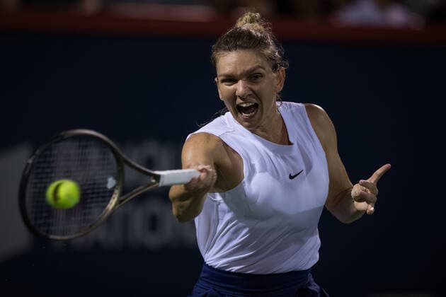 MONTREAL, QC - AUGUST 11:Simona Halep from Romania competes during the second round WTA, Tennis Damen National Bank Open match on August 11, 2021 at IGA Stadium in Montreal, QC (Photo by Vincent Ethier Icon Sportswire) TENNIS: AUG 11 National Bank Open Icon2108113035