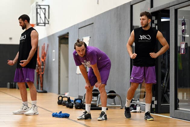 BG Göttingen - Trainingsauftakt 11.08.2021, Basketball-Bundesliga easyCredit-BBL, Saison 2021 2022, BG Göttingen. Harper Kamp, Jake Toolson und Haris Hujic.. Göttingen Niedersachsen Deutschland