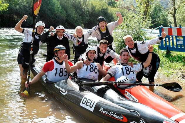 Bilder des Jahres 2021, Sport 08. August Sport Themen der Woche KW32 Sport Bilder des Tages German team members Finn Hartstein (R), Andreas Heilinger (C) and Marcel Paufler (L) jubilate after winning the men s kayak team during the 2021 ECA Wildwater Canoeing European Championships in Sabero, Leon, northern Spain, 12 August 2021. The 2021 ECA Wildwater Canoeing European Championships takes place in Leon between 11 and 14 August. 2021 ECA Wildwater Canoeing European Championships !ACHTUNG: NUR REDAKTIONELLE NUTZUNG!  Copyright: xJ.xCasaresx GRAF2193 20210812-42ae1505cc22b368aa27f680e25c0f0efcf15a1a