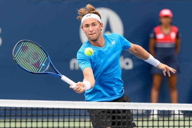 TORONTO, ON - AUGUST 12: Casper Ruud (NOR) returns the ball during his National Bank Open tennis tournament third round game on August 12, 2021, at Aviva Centre in Toronto, ON, Canada. (Photo by Julian Avram Icon Sportswire) TENNIS: AUG 12 National Bank Open Icon2108120020