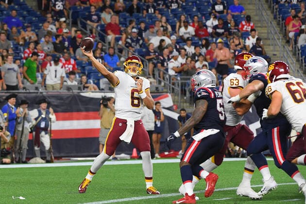 Thursday, August 12, 2021: Washington Football Team quarterback Steven Montez (6) throws a pass during the NFL, American Football Herren, USA preseason game between the Washington Football Team and the New England Patriots held at Gillette Stadium, in Foxborough, Massachusetts. CSM Foxborough USA - ZUMAc04_ 20210812_zaf_c04_081 Copyright: xEricxCanhax