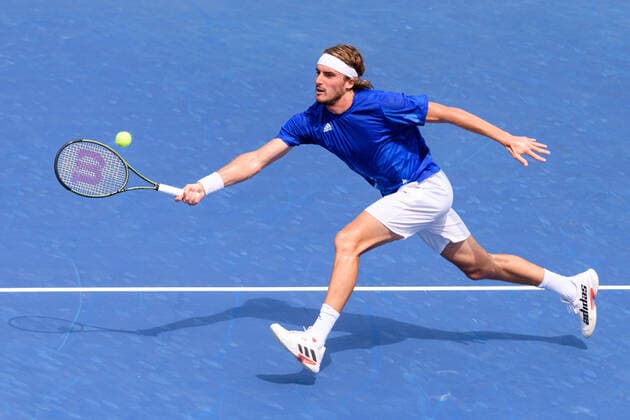 TORONTO, ON - AUGUST 13: Stefanos Tsitsipas (GRE) returns the ball during his National Bank Open tennis tournament quarterfinals game on August 13, 2021, at Aviva Centre in Toronto, ON, Canada. (Photo by Julian Avram Icon Sportswire) TENNIS: AUG 13 National Bank Open Icon2108122245