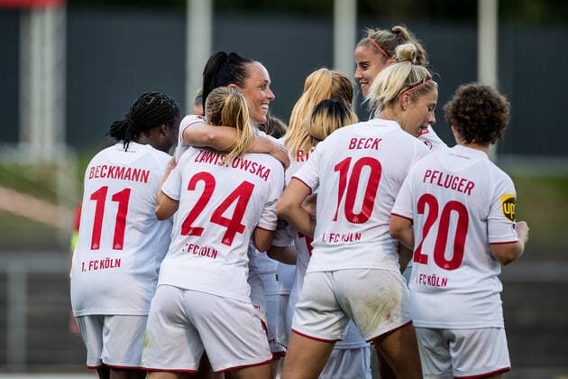 Testspiel, 1. FC Koeln Frauen - FC Twente Vrouwen; 13.08.2021 Jubel bei den Frauen des 1. FC Koeln nach dem Tor von Weronika Zaistowska ( 24, 1. FC Koeln) Testspiel, 1. FC Koeln Frauen - FC Twente Vrouwen, Franz-Kremer-Stadion DFL REGULATIONS PROHIBIT ANY USE OF PHOTOGRAPHS AS IMAGE SEQUENCES AND OR QUASI-VIDEO. Copyright: xBEAUTIFULxSPORTS Wunderlx
