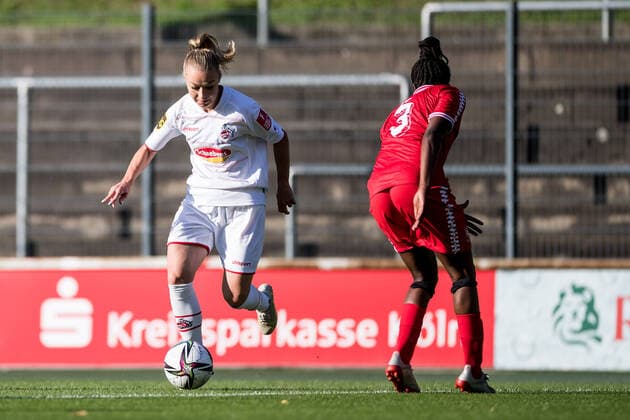 Testspiel, 1. FC Koeln Frauen - FC Twente Vrouwen; 13.08.2021 Weronika Zaistowska ( 24, 1. FC Koeln), Danique Ypema ( 3, FC Twente Vrouwen) Testspiel, 1. FC Koeln Frauen - FC Twente Vrouwen, Franz-Kremer-Stadion DFL REGULATIONS PROHIBIT ANY USE OF PHOTOGRAPHS AS IMAGE SEQUENCES AND OR QUASI-VIDEO. Copyright: xBEAUTIFULxSPORTS Wunderlx