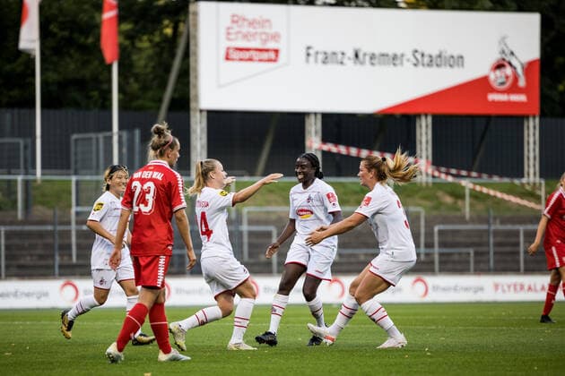 Testspiel, 1. FC Koeln Frauen - FC Twente Vrouwen; 13.08.2021 Jubel bei den Frauen des 1. FC Koeln nach dem Tor von Weronika Zaistowska ( 24, 1. FC Koeln) Testspiel, 1. FC Koeln Frauen - FC Twente Vrouwen, Franz-Kremer-Stadion DFL REGULATIONS PROHIBIT ANY USE OF PHOTOGRAPHS AS IMAGE SEQUENCES AND OR QUASI-VIDEO. Copyright: xBEAUTIFULxSPORTS Wunderlx