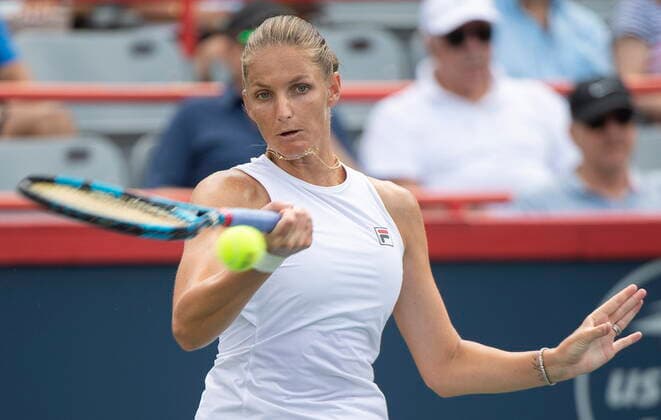 August 14, 2021, Montreal, PQ, Canada: Karolina Pliskova, of the Czech Republic, returns to Aryna Sabalenka, of Belarus, during semifinal National Bank Open women s tennis tournament action in Montreal, Saturday, Aug. 14, 2021. Aryna Sabalenka, Karolina Pliskova , - ZUMAc35_ 20210814_zaf_c35_022 Copyright: xGrahamxHughesx
