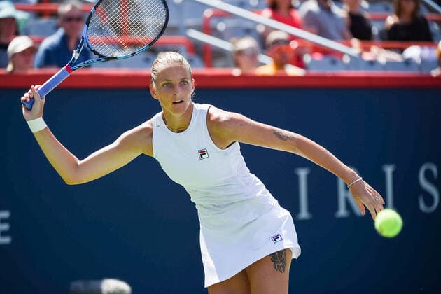 MONTREAL, QC - AUGUST 14: Karolina Pliskova (CZE) returns the ball during the semifinal WTA, Tennis Damen National Bank Open match on August 14, 2021 at IGA Stadium in Montreal, QC (Photo by David Kirouac Icon Sportswire) TENNIS: AUG 14 National Bank Open Icon210814009
